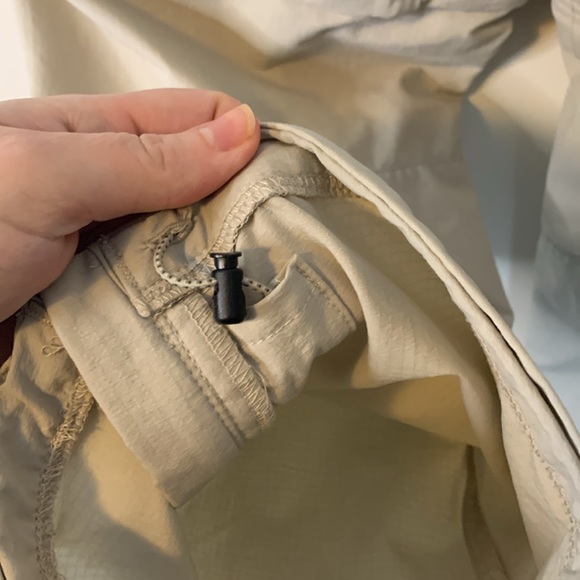 Columbia Titanium Convertible Packable Tan Cargo Pants Women's Size Medium - Picture 11 of 11
